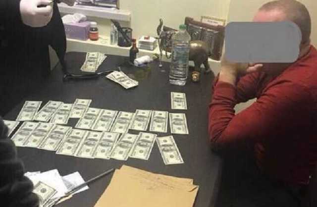 В Одессе на взятке попался крупный чиновник миграционной службы