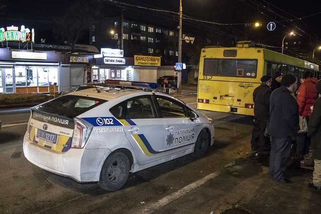 В Киеве женщина выпала из маршрутки