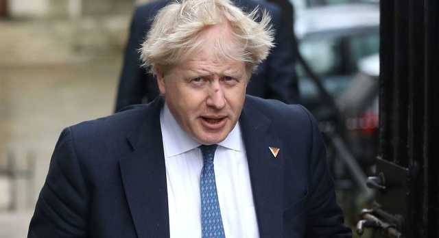 Борис Джонсон отказался пожать руку российскому послу. Посол не обиделся