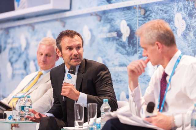 Вакарчук выступил с заявлением: господа народные депутаты, решите, с кем вы