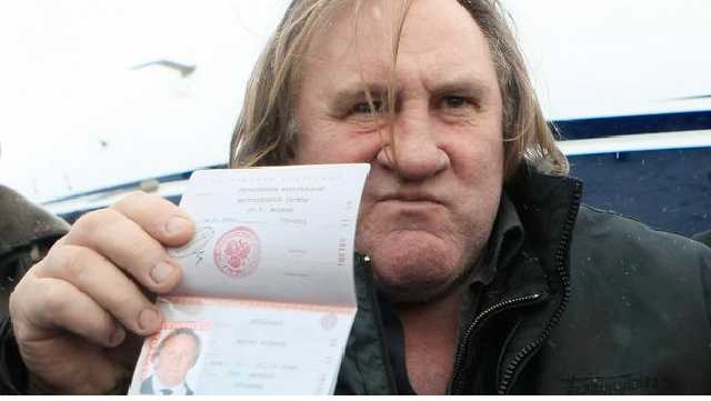 Депардье проголосовал на российских выборах в Париже