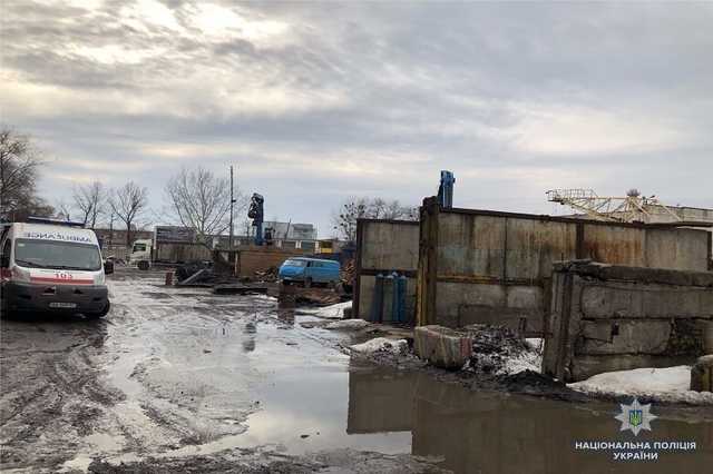 Выбросила младенца в мусорный бак: в Киеве ищут горе-мать