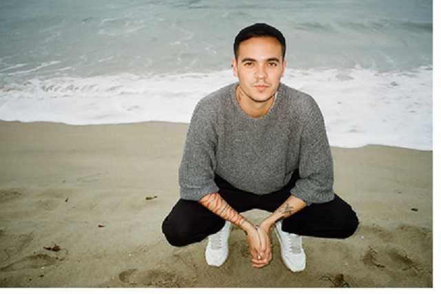 Лапал за жо*пу: Журналист-гей обвинил Жириновского в домогательствах