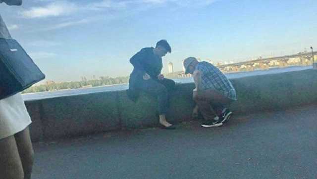 Опубликованы фото, как Савченко и Рубан сжигали документы под Радой