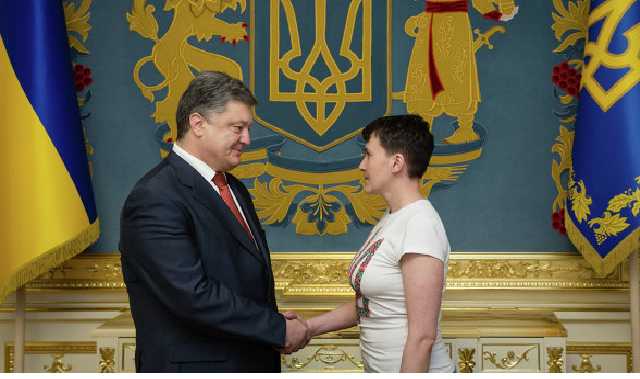 Шоу с Савченко. Порошенко и его безопасный отход в 2019-м