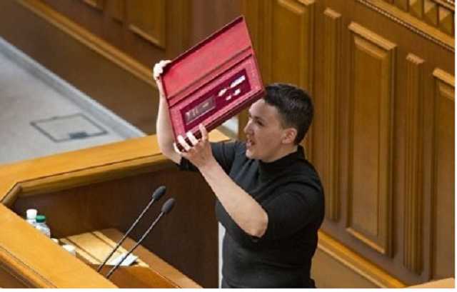 Свой мандат "ненавидящая власть" Савченко сама не отдаст