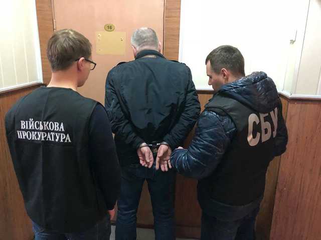 Задержали директора предприятия “Укроборонпрома“, который хотел подкупить прокурора
