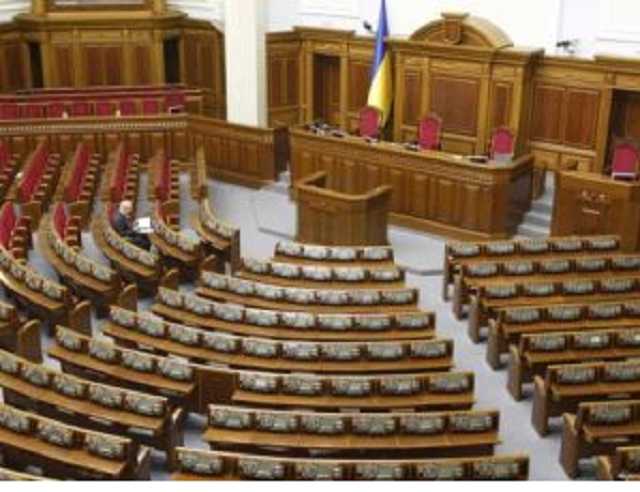 Півсотні народних депутатів пропустили 90% голосувань у березні, – КВУ
