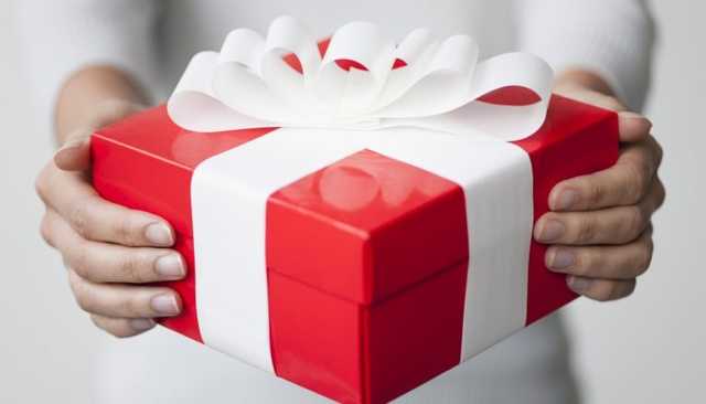 Украинцы получили подарки и наследство на 2,1 млрд