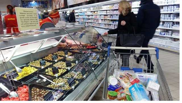 В Украине за наколотое мясо и фальшивое масло начнут кошмарить ревизоры