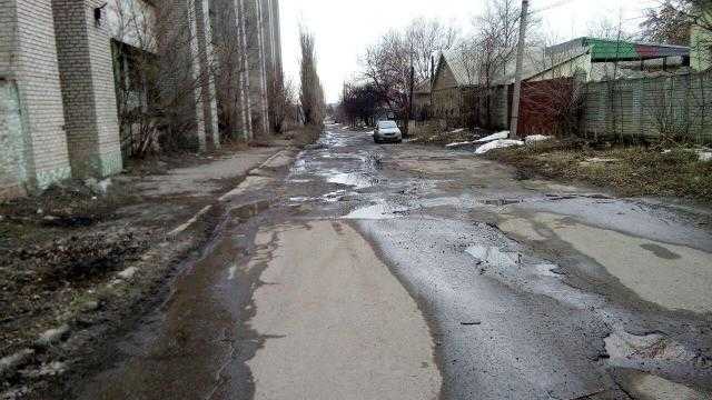 «Чтоб бандеровцы не проехали»: жители ОРЛО шокированы состоянием дорог
