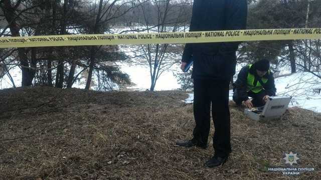 На Черниговщине пьяный мужчина зарубил сожительницу топором и закопал тело в лесу