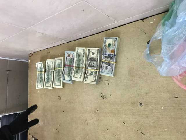 Через «Ягодин» чоловік намагався перевезти 70 тисяч доларів