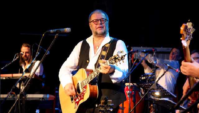 Лидер группы «Аквариум» Борис Гребенщиков очень хочет попасть в базу «Миротворец»