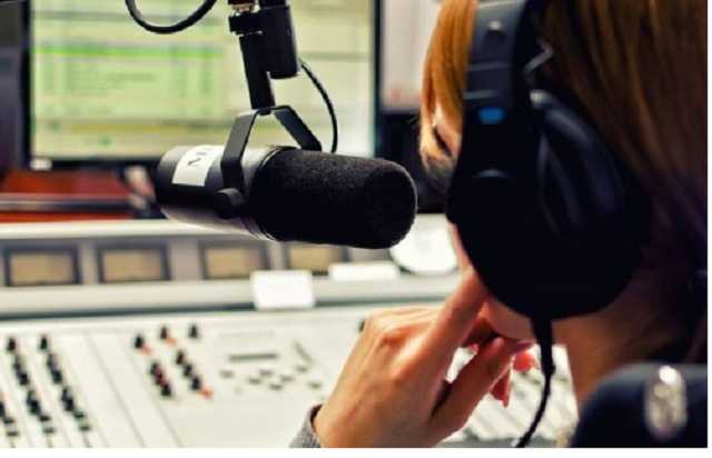 Рівень мовної культури на Українському радіо впав до ганебного рівня – журналіст