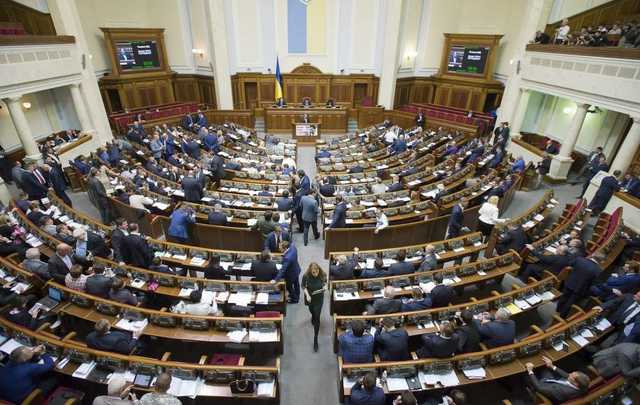 Рада не змогла включити до порядку денного скасування е-декларацій для антикорупціонерів