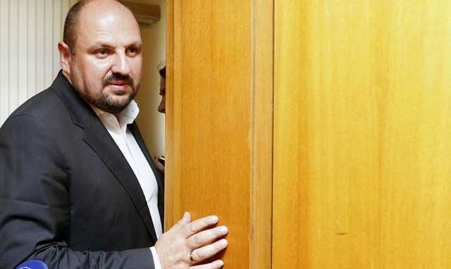 Суд запретил Розенблату выезжать за границу