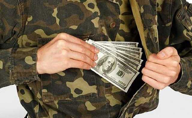 Армейский прапорщик хотел денег за перевод солдата в другую часть