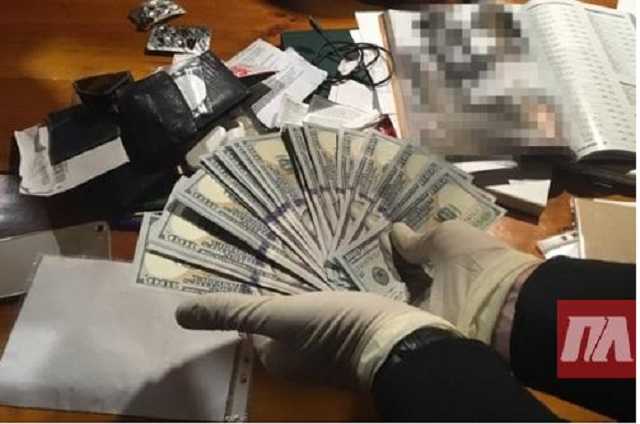 В киевском ресторане задержан чиновник на взятке в $38 тысяч