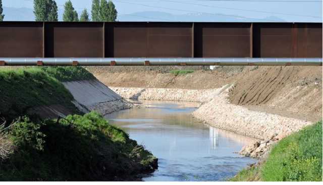 Неизвестные открыли шлюз дамбы на реке Айдар: сотням домов грозит затопление