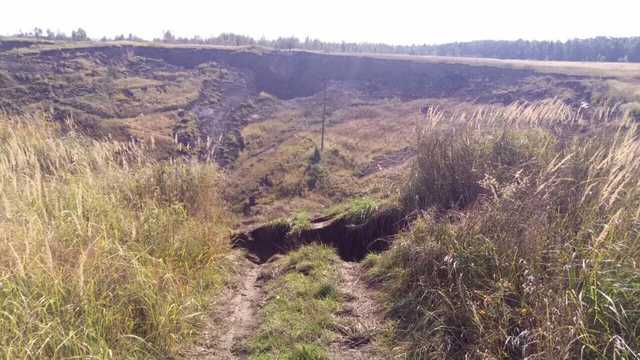 На Львовщине произошел провал грунта