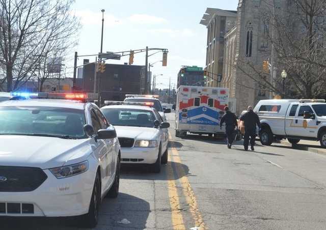 В США средь бела дня устроили жестокую поножовщину: есть раненые