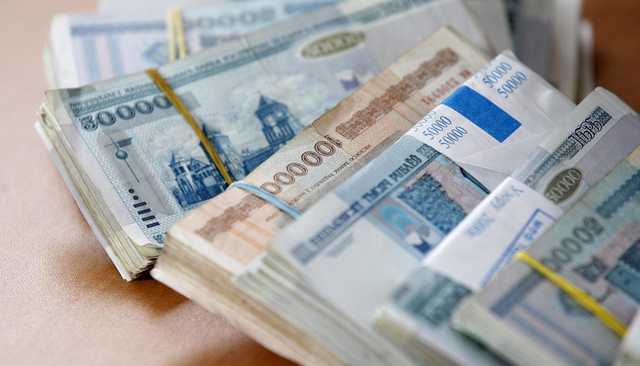 Рубль продолжает падать, поставлен новый антирекорд