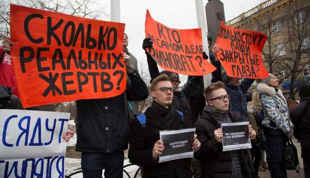 После пожара: в Кемерово развернулась настоящая война за миллионы, выживших загнобили