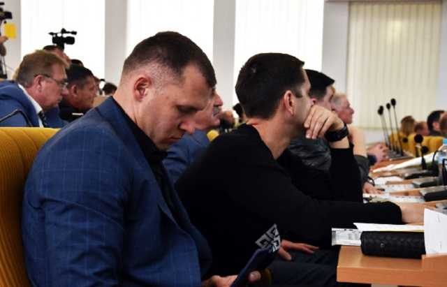 Николаевский депутат Рубский пришел на сессию с оружием