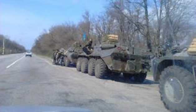 В Луганском аэропорту зафиксировано большое скопление бронетехники