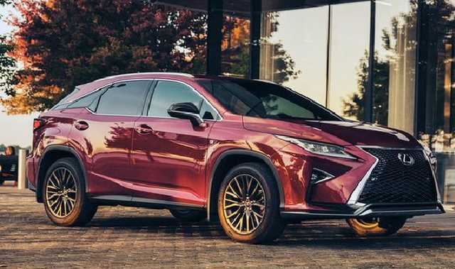 Владельцы элитных авто стали больше платить транспортного налога