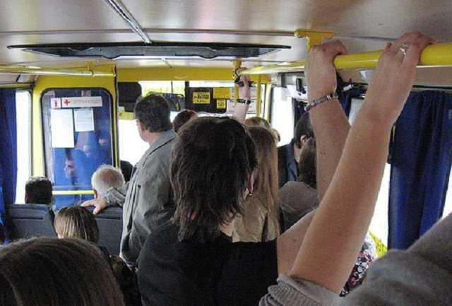 Во Львовской области 5 человек получили химические ожоги в маршрутке