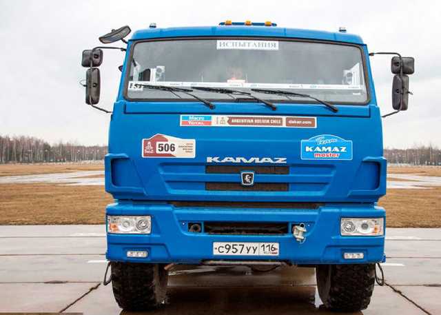 Неудача с "российской Теслой": беспилотный «КАМАЗ» разрушил цех, в котором его собирали