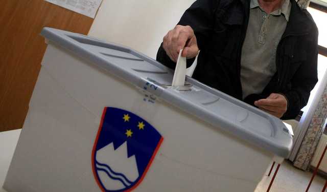 В Словении распустили парламент