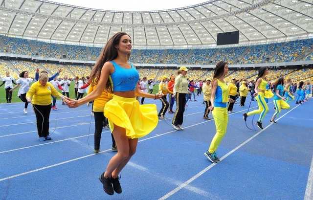 Тимофей Нагорный организовал массовый рекорд по прыжкам на скакалке