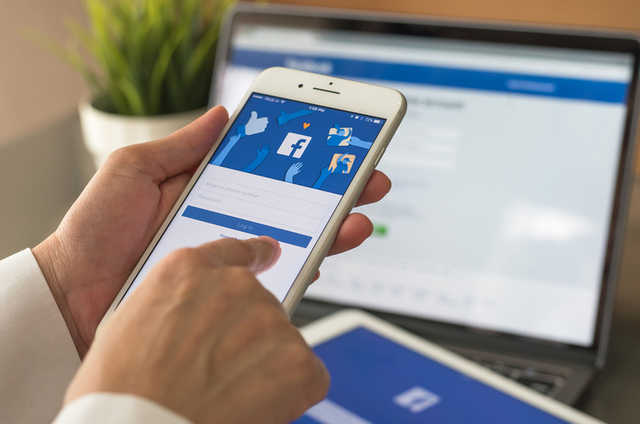 На Facebook подали до суду й вимагають сплатити багатомільярдний штраф