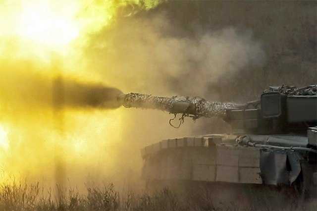 ДНР применила танки: видео