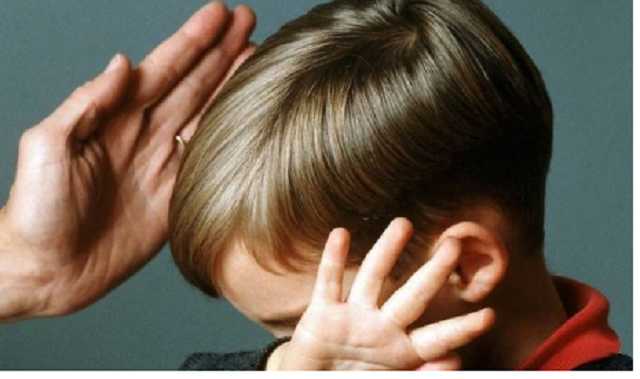 Мужчина растлевал пятилетнего мальчика в одном из бассейнов Харькова