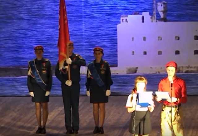 "Гитлерюгенд"? В Крыму детей свезли на сборы "Юнармии" России