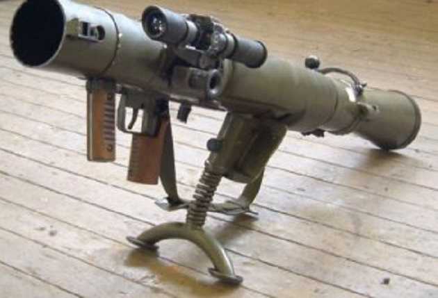 Экс-главе райсовета Ананьева повесили на забор гранатомет