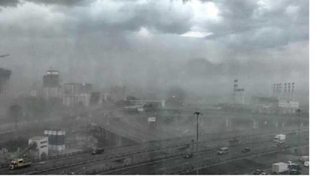 Ураган в Москве: пострадали люди, машины и борд Таисии Повалий