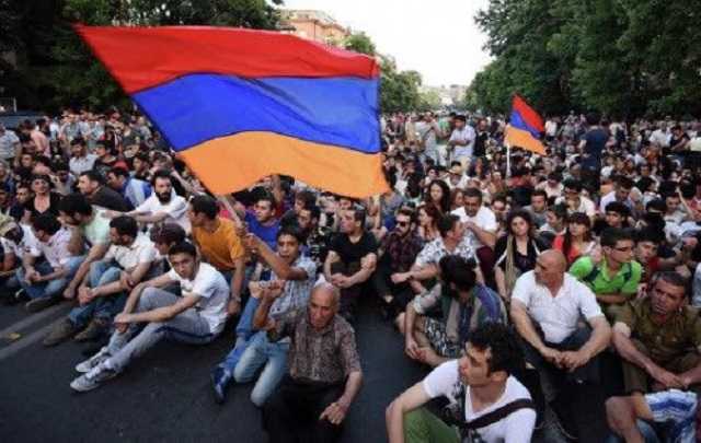 Армения фактически давно окупирована РФ, а эти власти — просто её марионетки