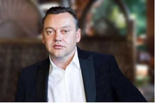 Скандальную сеть АЗС БРСМ-Нафта переписали на игрока в покер