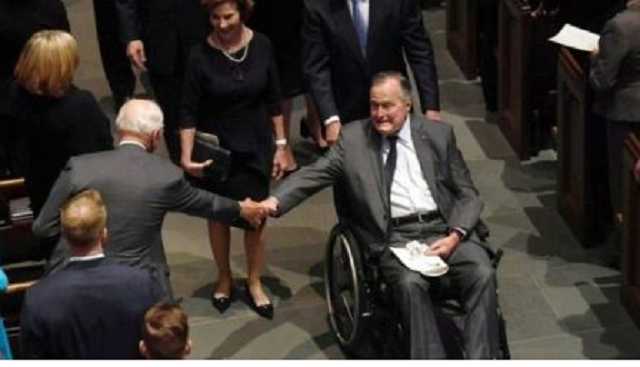 Джордж Буш-старший потрапив у лікарню після смерті дружини