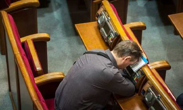 В апреле 13 нардепов ни разу не голосовали в Раде
