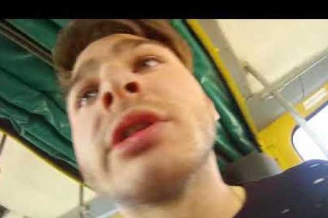 "Зубы выбью, рагуль": во Львове пассажир напал на контролера