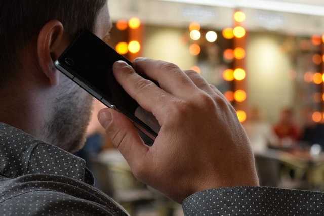 "Разговаривать по телефону нужно стоя" – Супрун продолжает заботиться об украинцах