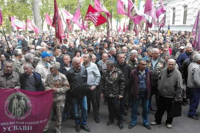 Под Кабмином проходит Всеукраинская акция ветеранов войны