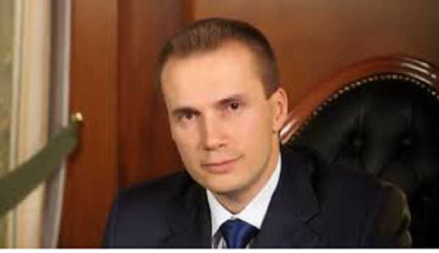 Банк Саши-стоматолога опустел