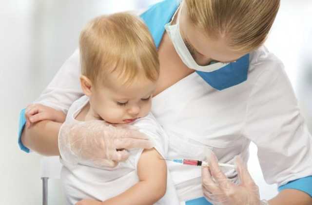Помер відразу після уколу: в Україні щеплення забрало життя ще одного немовляти